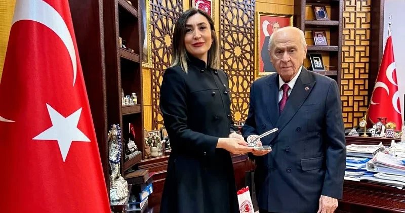 Alevi Bektaşi Kültür ve Cemevi Başkanı Esma Ersin’den Devlet Bahçeli’ye ziyaret Politika Haberleri