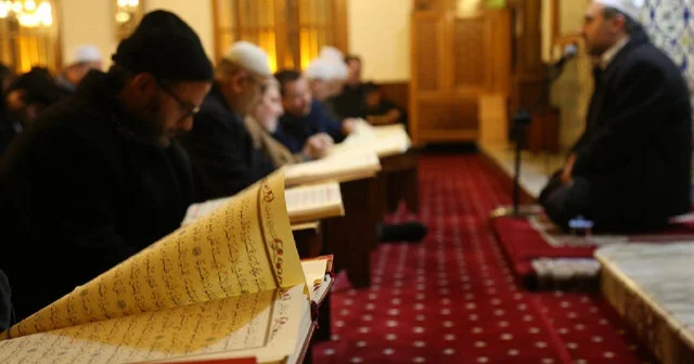 Arefe günü sevabı nedir? Arife orucu ne zaman tutulur, tek gün tutulur mu? Arefe orucu hadisleri var mı? Dini Bilgiler