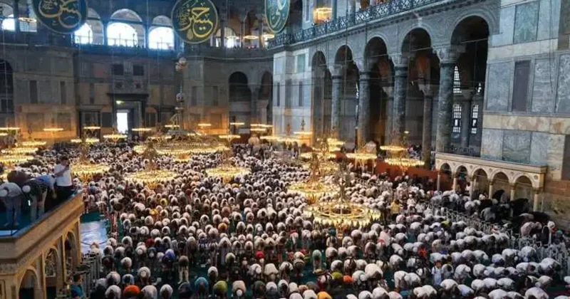 Diyanet yayımladı! İşte il il Kurban Bayramı namazı saatleri...
