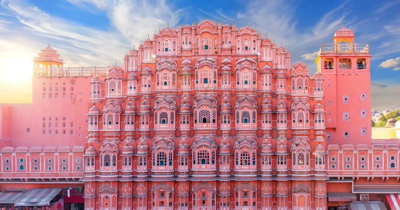 Şehri pembeye boyadılar! Turistlerin uğrak mekanı Jaipur: Hindistan ın pembe şehrinin doğuş hikayesi!