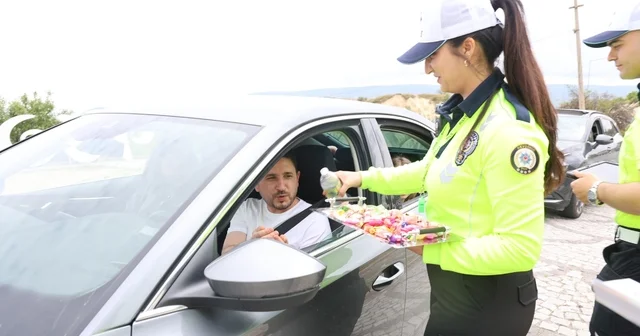 Nevşehir de polis ekiplerinden tatlı uygulama Nevşehir Haberleri