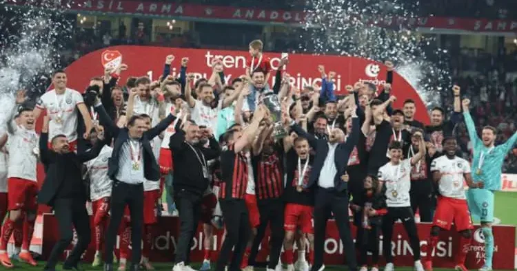 Süper Lig e son bileti Çorum kaptı! İşte yeni sezonda ligde yer alacak takımlar
