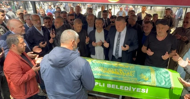 Cumhurbaşkanı Erdoğan dan taziye telefonu, AK Parti eski MKYK üyesi son yolculuğuna uğurlandı Zonguldak Haberleri