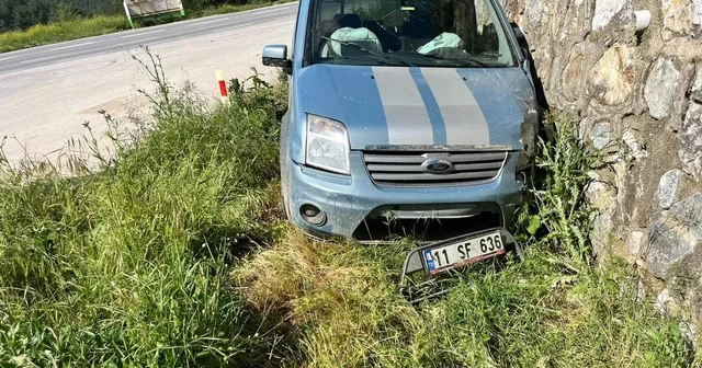 Direksiyon hâkimiyetini kaybeden otomobil sürücüsü istinat duvarına çarptı: 1 yaralı Bilecik Haberleri