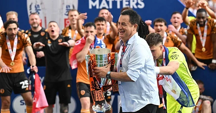 Wembley de ezber bozan bir Türk: Acun Ilıcalı!
