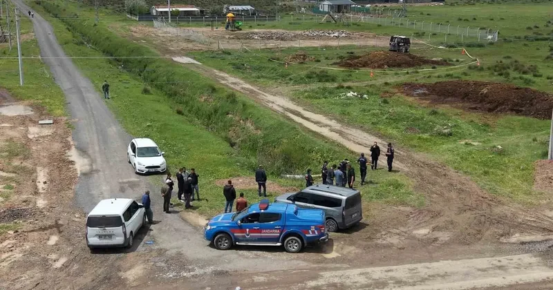 Hayvan gübresinin altında kalan genç ağır yaralandı