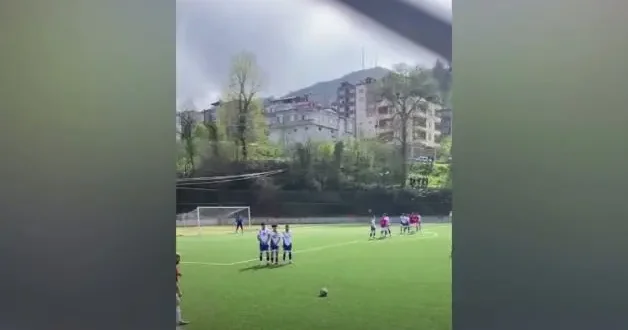 Kabataş Spor forması giyen Osman, attığı harika frikik golüyle maça damgasını vurdu!