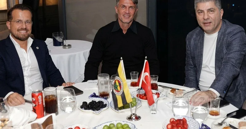 Maldini ve Hakan Safi buluştu! Leao dan sürpriz bir yorum geldi