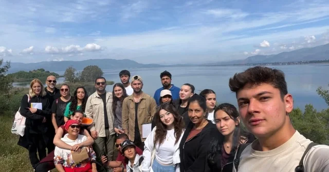 Köyceğiz de Yüksekokul öğrencileri doğada bitkileri inceledi Muğla Haberleri