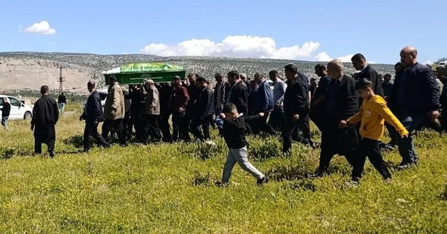 Gaziantep te acı kaza: Geri manevra yaparken 1,5 yaşındaki torununu ezdi Gaziantep Haberleri