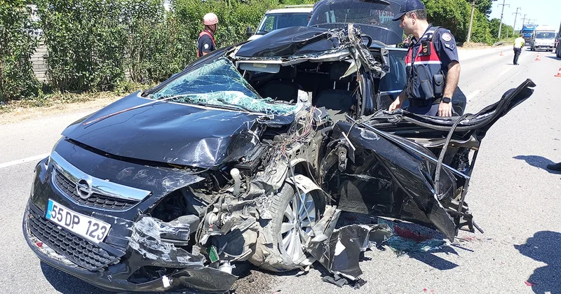 TIR ın çarptığı araç bu hale geldi: 1 i ağır 2 yaralı Sözcü Gazetesi