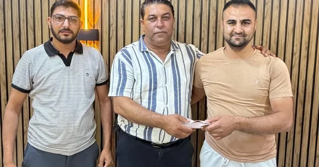 Aydın da ATM de buldukları 40 bin TL yi sahibinin bulunması için muhtara teslim ettiler Aydın Haberleri Habertürk Yerel Haberler