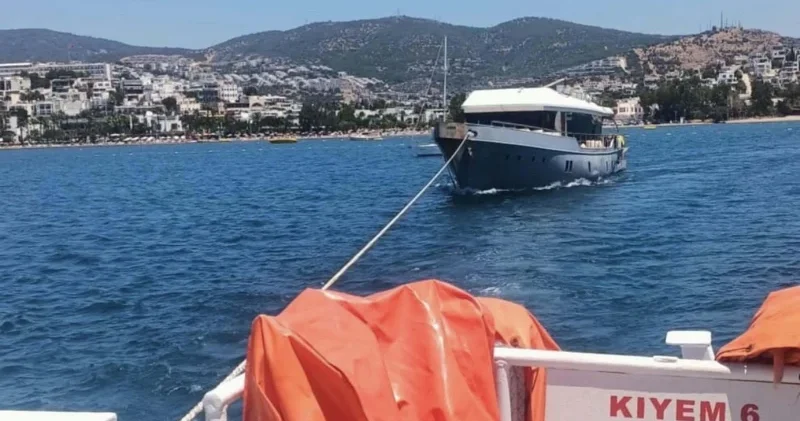 Bodrum da makine arızası nedeniyle sürüklenen tekne kurtarıldı Gündem Haberleri