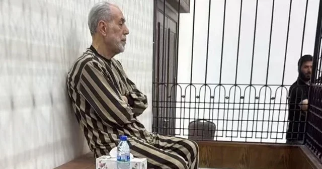 Esed rejiminin fetvacısı hakim karşısında: Ahmed Bedreddin Hassun’un yargılanmasına başlandı VİDEO İZLE