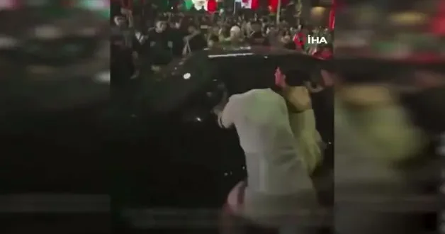 Meksika nın Dünya Kupası galibiyeti kutlayan kalabalığın arasına araç daldı: 17 yaralı