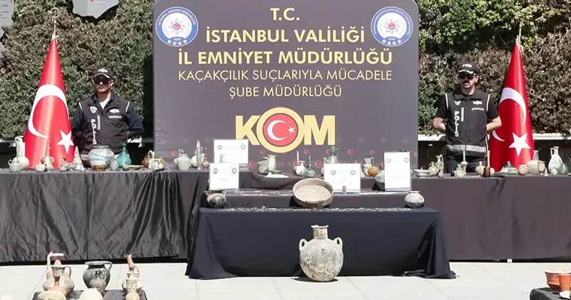 Beykoz da ele geçirilen 10 bini aşkın tarihi eser İstanbul Emniyet Müdürlüğü nde sergilendi