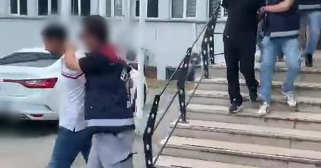 Polis, yüksek kazanç ve burs vaadiyle dolandırıcılık yapan şüphelileri, mağdurun arkadaşı gibi davranıp suçüstü yakaladı Bursa Haberleri Habertürk Yerel Haberler