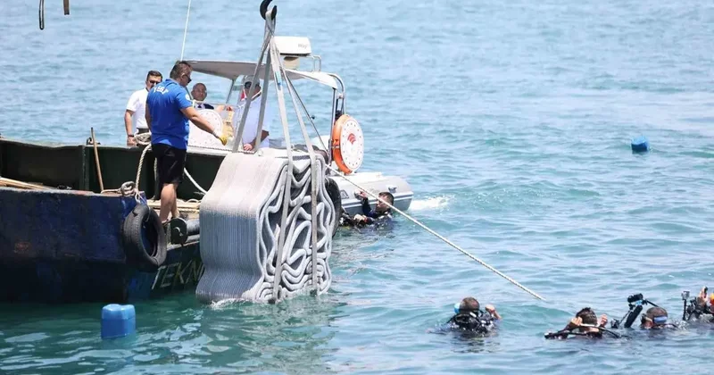 Antalya’da 3D yazıcıyla üretilen yapay resifler denizle buluştu