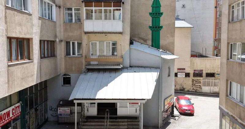 Uzaktan gören minare sanıyor, yanına yaklaşan şaşkına dönüyor