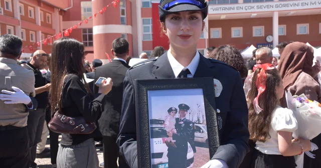 Deprem şehidi babasının izinden giden Şehriban, polis oldu Sivas Haberleri Habertürk Yerel Haberler