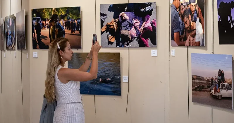 ‘Sınırların Ötesinde: Tanıklıklar’ fotoğraf sergisi ziyaretçilerle buluştu