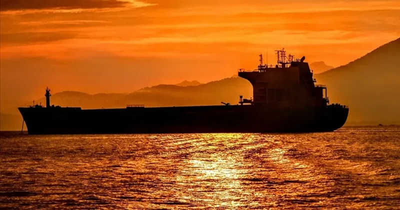 Fransa, Rus petrol tankerine el koydu