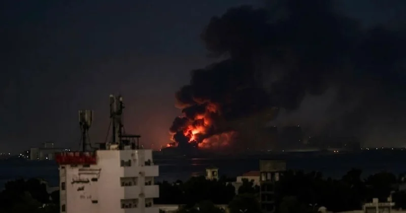 Yemen in Hudeyde limanı vuruldu Sözcü Gazetesi