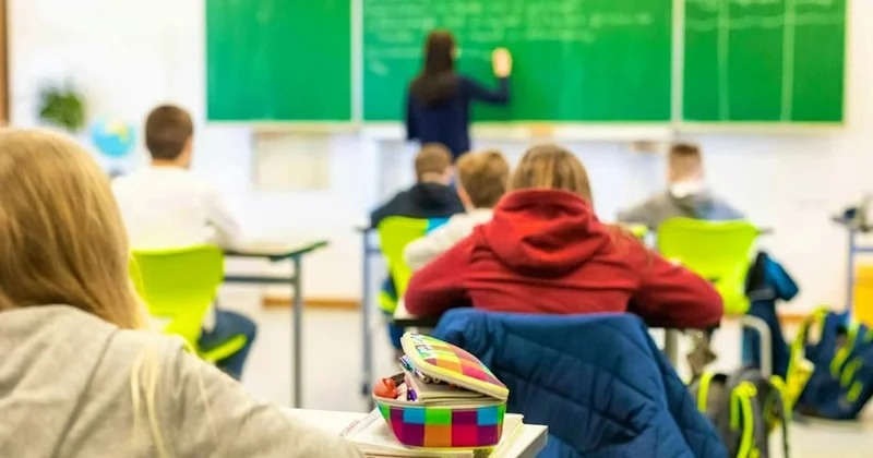 Bir gün bile okula gitmeden bir sağlık raporuyla 17 yıl boyunca maaş aldı Sözcü Gazetesi