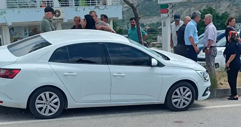 Taziyeye giderken otomobilin çarptığı kadın öldü