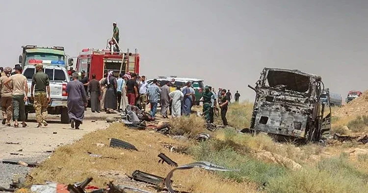 Suriye de yolcu otobüsleri kafa kafa çarpıştı: Çok sayıda can kaybı