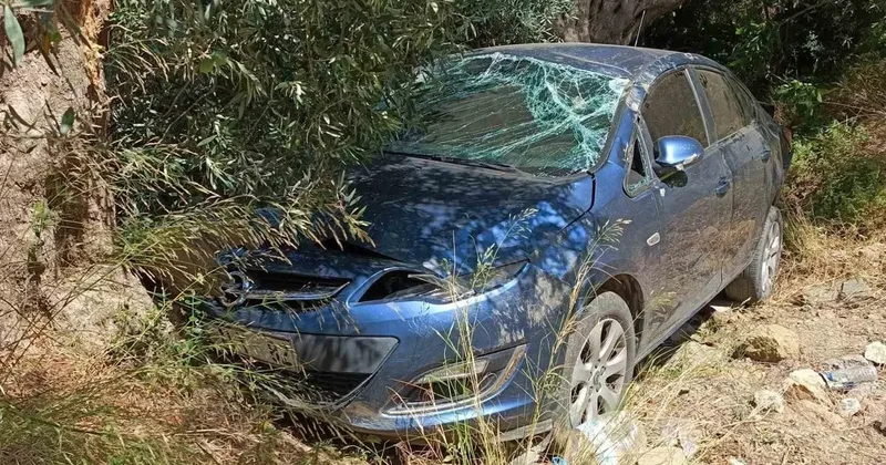 Bandırma Edincik’te tek taraflı trafik kazası: 2 kişi hafif yaralandı