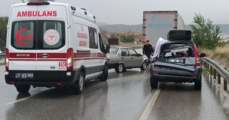 Tosya da 3 zincirleme kaza: 1 ölü, 12 yaralı