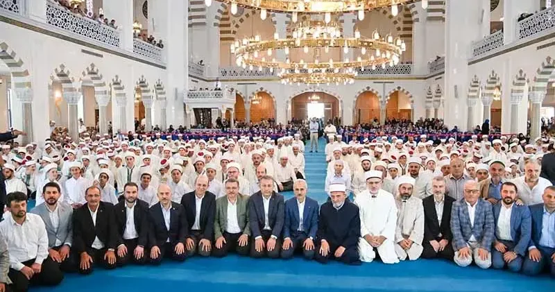 Bakan Uraloğlu, icazet törenine katıldı