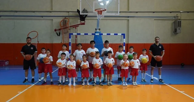 Yaz spor okullarında yüzlerce çocuk keyifli vakit geçiriyor Bilecik Haberleri Habertürk Yerel Haberler