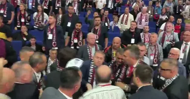 Süper Lig ekibinde başkanlık seçiminde yumruklar havada uçuştu