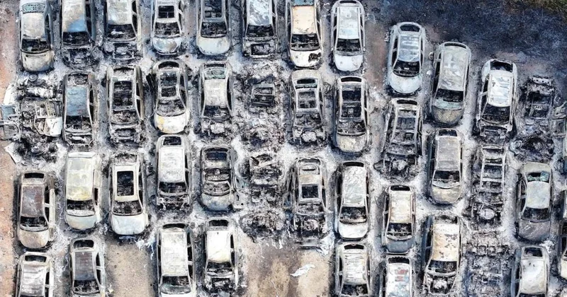 Otoparkta kundak şüphesi: 140 araç kül oldu Sözcü Gazetesi