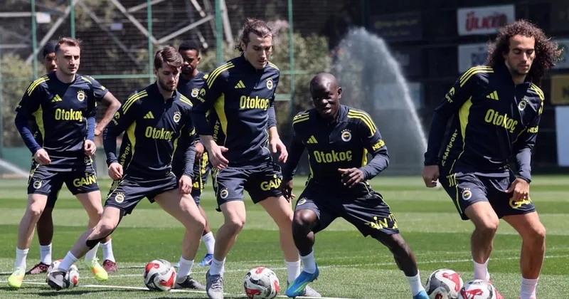 Lyon maçı öncesi Fenerbahçe de flaş gelişme! Kadroya alınmayınca Instagram hesabını kapattı Sözcü Gazetesi