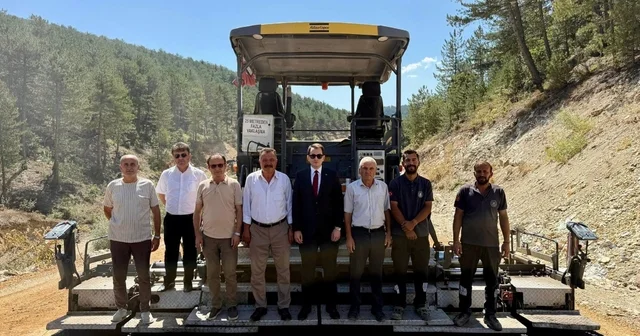 Hisarcık Kızılçukur Alınören yolunda sıcak asfalt çalışması sürüyor Kütahya Haberleri Habertürk Yerel Haberler