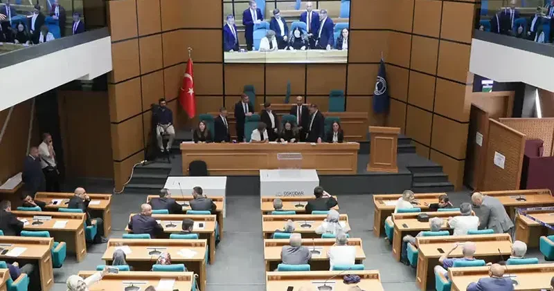 Üsküdar Belediye Başkan Vekilliği seçimine ilişkin yürütmeyi durdurma kararı