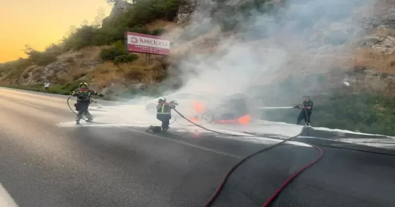 İtfaiye daire başkanı şoke oldu: Böylesini ilk kez gördüm! Elektrikli araç yandı, 12 saatte söndürülemedi...