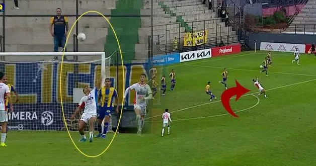 Paraguaylı futbolcu Benitez röveşata golü maça damga vurdu