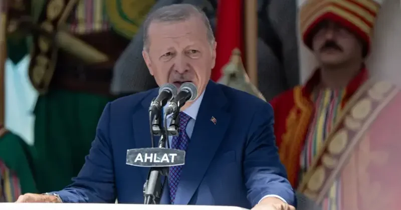 Cumhurbaşkanı Erdoğan dan Ahlat ta dikkat çeken mesaj: 86 milyonun kardeşlik mürekkebini birleştirmek için çalışıyoruz Spor Haberleri