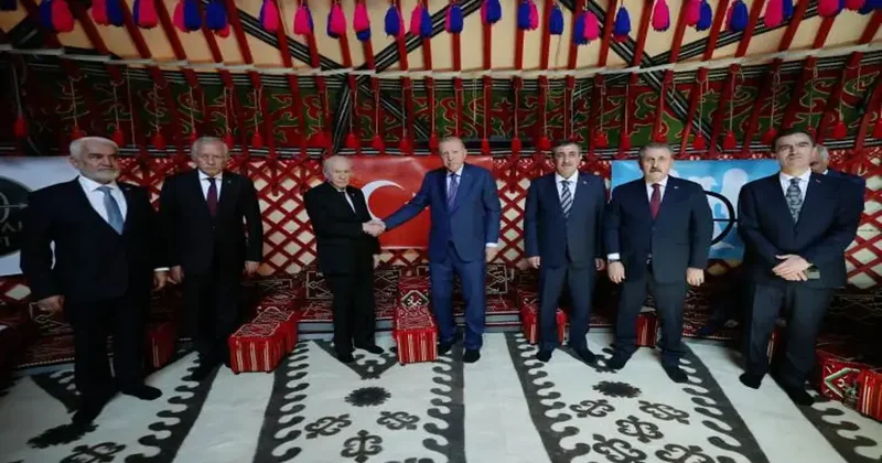 Cumhurbaşkanı Erdoğan ve Devlet Bahçeli Ahlat Selçuklu Kabristanı nda