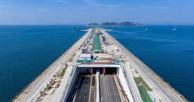 Denizin altına 60 bin tonluk 18 blok batırdılar: 1 saatlik yol 5 dakikaya indi Sözcü Gazetesi