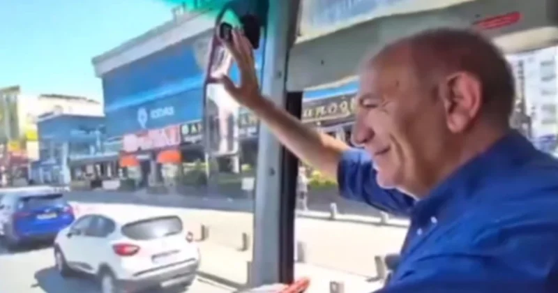 Figüran skandalının kahramanı Gürsel Tekin bu kez otobüsten vatandaşları selamladı Sözcü Gazetesi