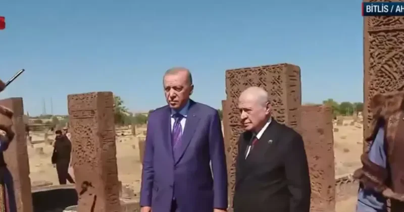 Cumhur İttifakı liderleri Ahlat ta: Erdoğan ve Bahçeli den dikkat çeken kare