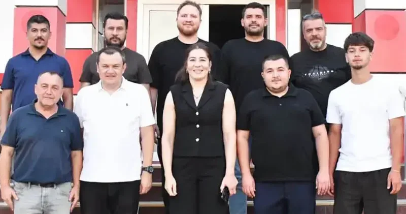 Yasemin Adar dan Balıkesirspor a ziyaret