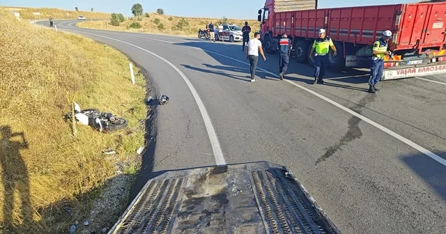 Yalvaç ta kamyonla çarpışan motosikletli, kaskı sayesinde kazayı ağır yaralanmadan atlattı Isparta Haberleri Habertürk Yerel Haberler