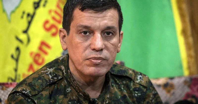 Suriye de terör örgütü YPG kendini feshetti
