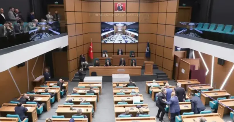 Son dakika Üsküdar Belediyesi nde seçim yenilenecek: Mahkemeden durdurma kararı